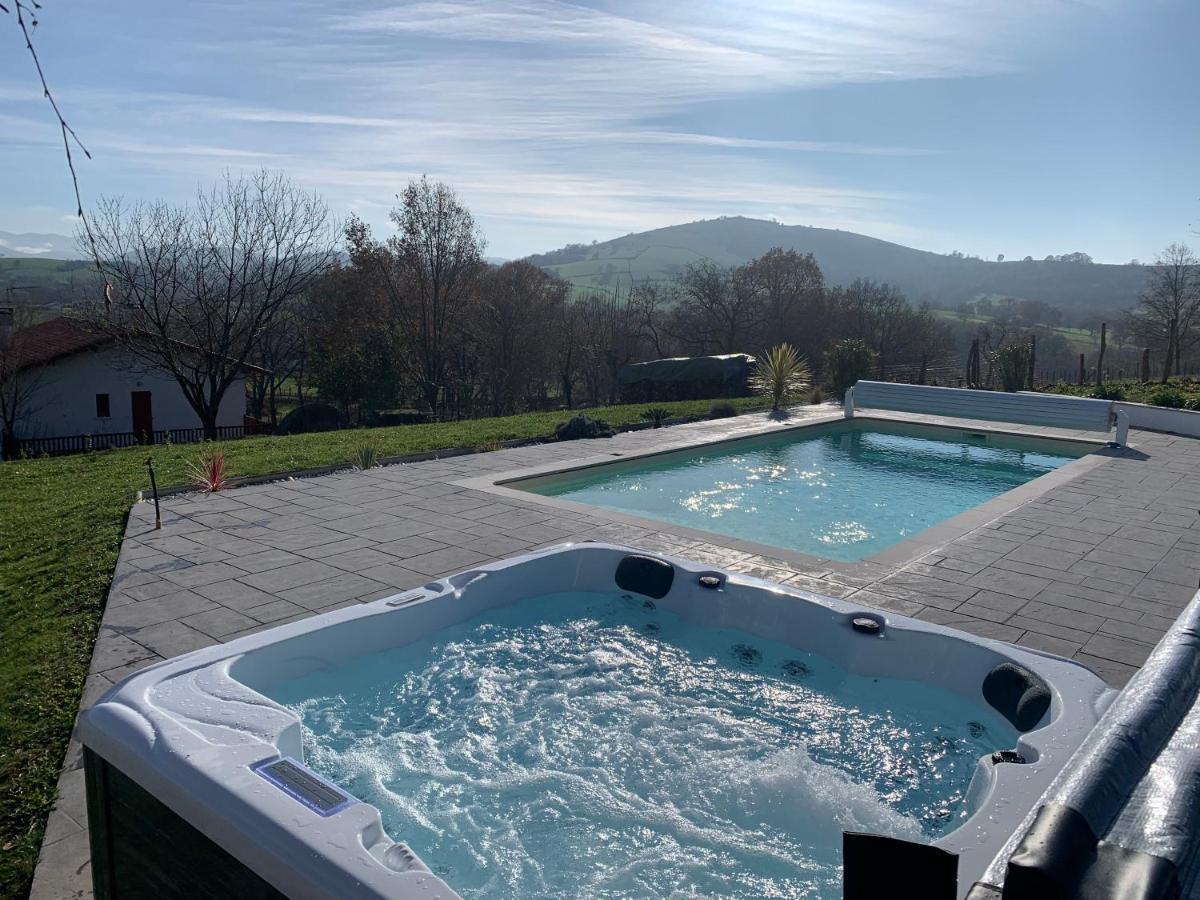 Studio Laina Avec Piscine, Spa Optionnel Irissarry Екстериор снимка